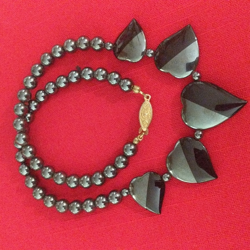 Two tone black and gray heart and round beads necklace